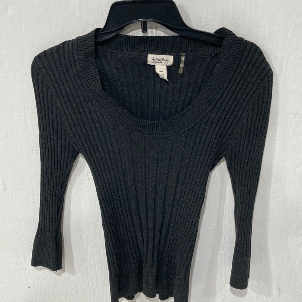Grey quarter length shirt
